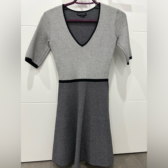Club Monaco wisten sweater dress black and white size XS. - Picture 1 of 3